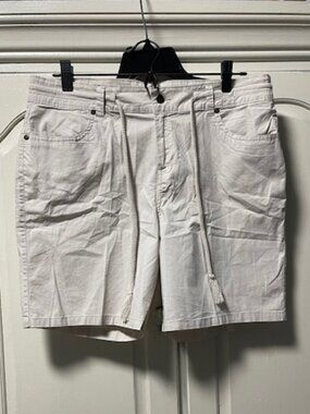 Caribbean Joe shorts Size 10 NEW/no tag